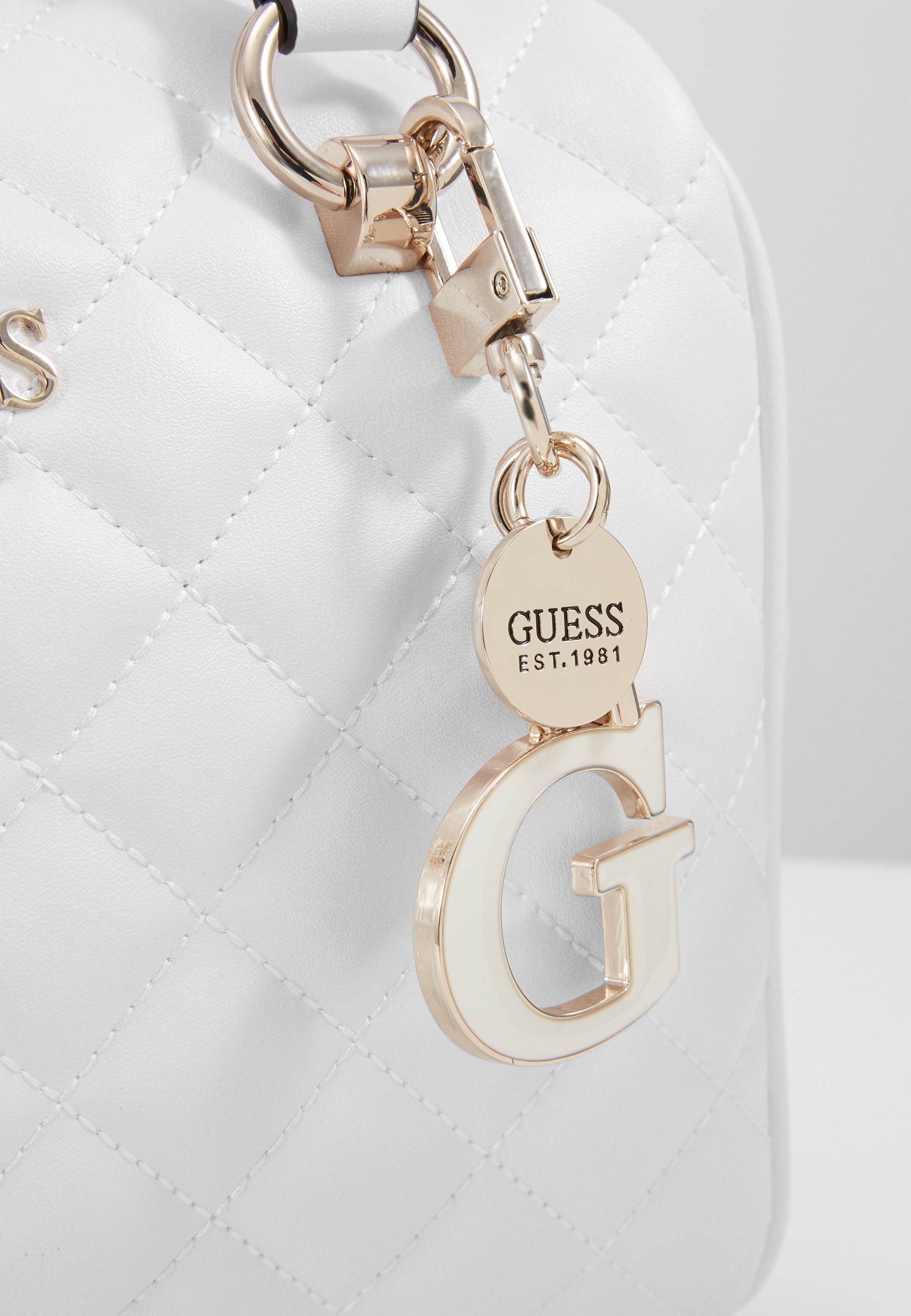Guess MELISE BOX SATCHEL Håndveske white Zalando.no Guess MELISE BOX SATCHEL Håndveske white Zalando.no