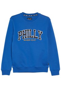 Niebieski sweter z bawełny, z okrągłym kołnierzem, ściągaczami przy rękawach oraz napisem "PHILLY" na czarno, a pod nim "DELAWARE VALLEY" na żółto.