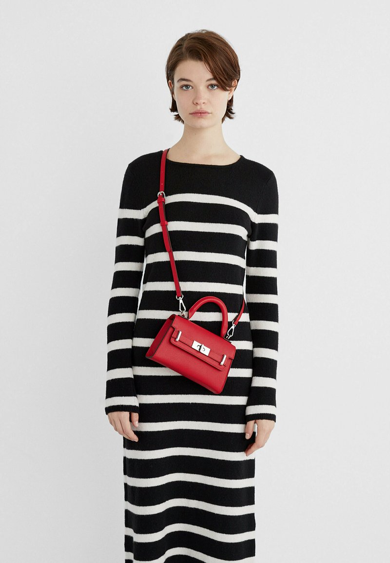 Stradivarius Handtasche - red