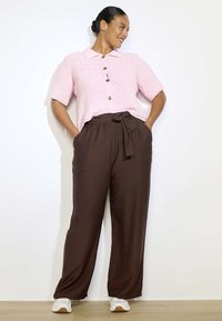 LolaLiza FLOWY WIDE - Nohavice - brown dark chocolate