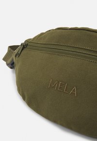 MELA HIP - Heuptas - olive green