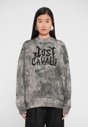 Grijze oversized sweatshirt met een gemêleerde afwerking, voorzien van een opvallend zwart "Just Cavalli" logo in vette letters op de voorkant.