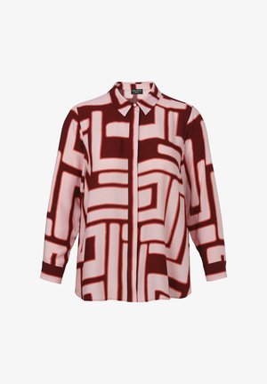Langsleeve blouse in roze en diep rood met een geometrisch patroon. Heeft een kraag, knoopsluiting en een relaxte pasvorm. Vlotte stofstructuur.