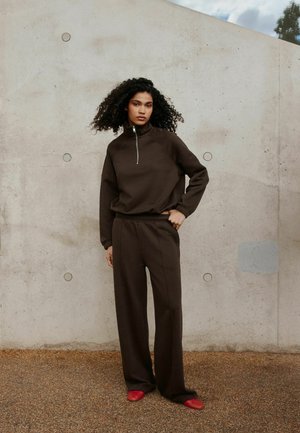 Next, WIDE LEG FRONT SEAM JOGGERS - Tracksuit bottoms - chocolate brown