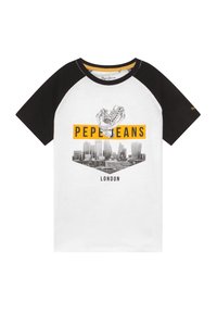 Tričko s krátkým rukávem, bílé tělo, černé raglánové rukávy, žlutý nápis "PEPE JEANS" a černá grafika tenisek nad londýnským panoramatem.