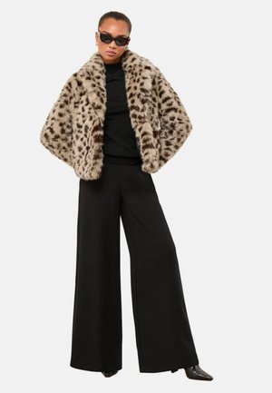 REGULAR FIT - SHORT COLLARED  - Žieminė striukė - animal print faux fur