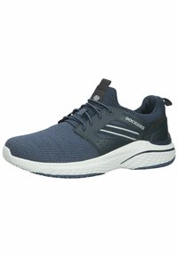 Námořnickomodrá sportovní bota s vrchní částí z síťoviny, podpůrnými překrytím a bílou gumovou podrážkou. Obsahuje šňůrky a dvoubarevné akcenty.