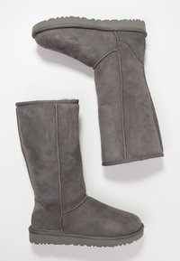 UGG CLASSIC II - Botas - grey