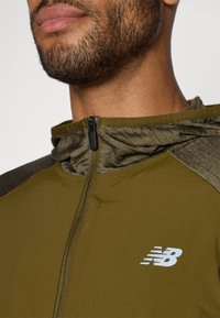 New Balance GRID HOODED FULL ZIP - Løpejakke - woodland heather