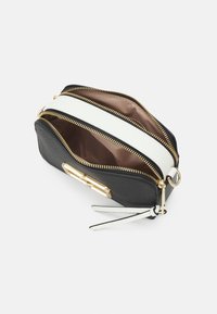 Call it Spring CAMELYA - Schoudertas - black