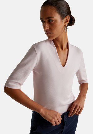 - T-shirt basic