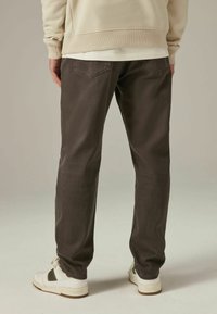 Next REGULAR FIT OVERDYED - Jean droit - brown dark
