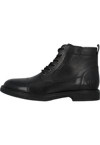 Stivale alla caviglia in pelle nera con punta rotonda, lacci davanti e dettagli di cucitura discreti. Presenta un tacco basso e un logo impresso sul lato.