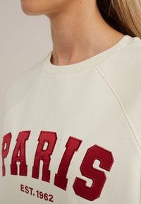 WE Fashion Sweater - white