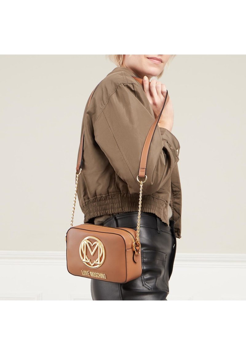 Love Moschino Across body bag braun/brown Zalando.co.uk