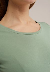 WE Fashion Paprasti marškinėliai - green