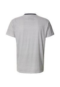 Camiseta de manga corta a rayas en azul marino y blanco, con cuello redondo y tejido suave y liso. La vista trasera muestra un patrón de rayas uniforme.