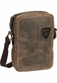 Borsa a tracolla in pelle marrone con finitura testurizzata, chiusura con zip e tracolla. Presenta un dettaglio cucito e un accento con marchio.