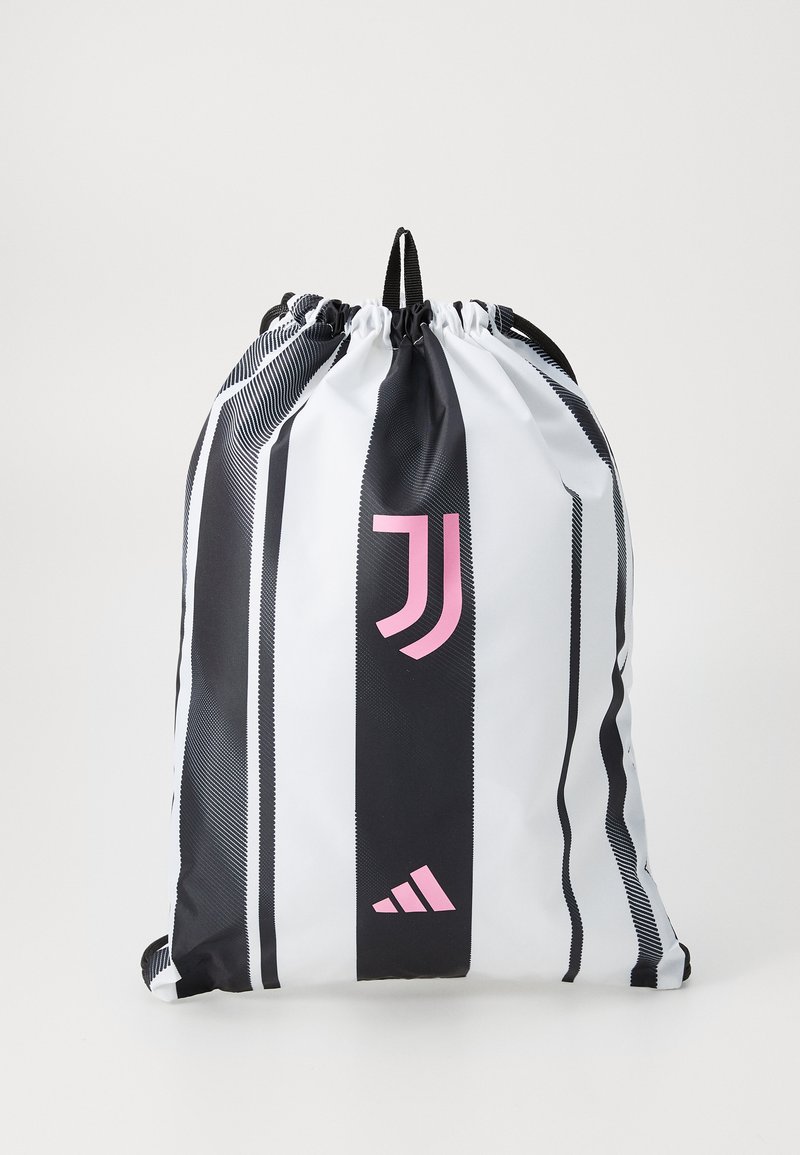 Trekkssekk med svart og hvit stripete design, med en rosa Juventus-logo og Adidas-logo, laget av lett og holdbart materiale.