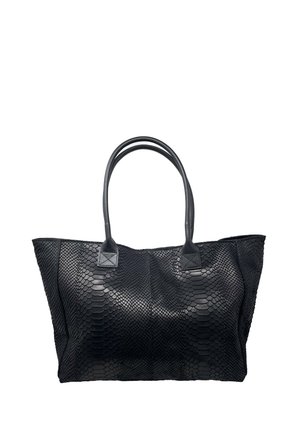 Zwarte tote bag met een gestructureerd, reptielpatroon. Beschikt over twee ronde handvatten en een gestructureerd ontwerp. Gemaakt van kunstleer.