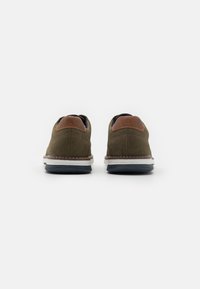 Pier One Zapatos de vestir con cordones - olive