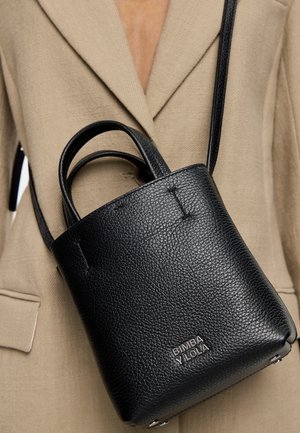 Handbag - black