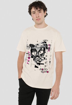 SQUID GAME FRONT MAN MISSMATCHED - Print T-shirt - off white