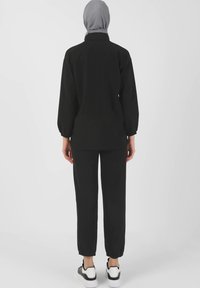 Modanisa POLO NECK -SET - REFKA BASIC - Sweater - black