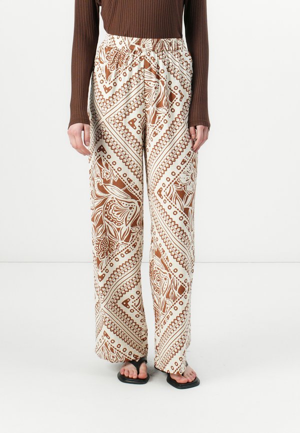 OBJLYDIA PANT FAIR - Trousers - rawhide