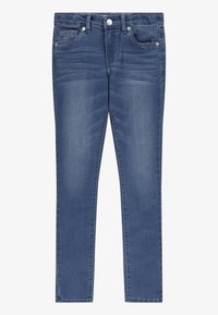 Jeans ajustados de denim en azul oscuro, con cinco bolsillos, cierre de botón y un ligero desgastado en la parte delantera y trasera.