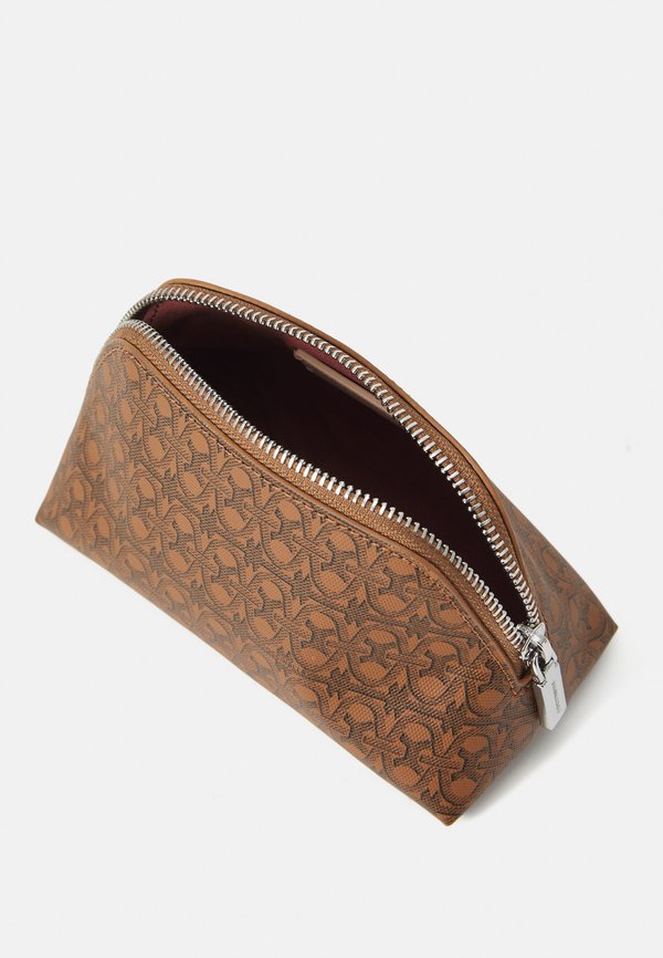 HELGA - Wash bag - cognac2