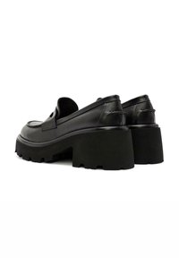 Derimod Plateaupumps - black