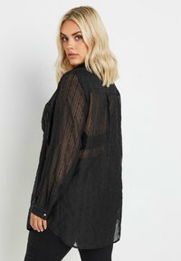Yours Clothing SHEER TEXTURED - Blusa - black