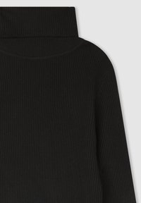 Czarny sweter z prążkowanym kołnierzem typu stójka, o grubym, wysokim kołnierzu i długich rękawach, charakteryzujący się miękką fakturą i solidnym materiałem zapewniającym ciepło.