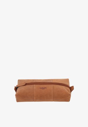 Rechthoekig leren etui in zandkleur met een horizontale ritssluiting aan de bovenkant en kleine zijlussen, voorzijde gebrandmerkt met "Craft Leathers studio".