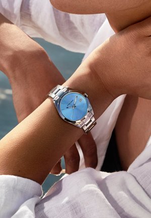 Jacques Lemans, Rannekello - thin turquoise steel