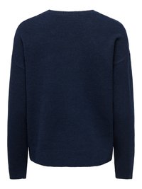 Pull en maille bleu marine à manches longues avec une encolure arrondie et des poignets et un ourlet en côtes, vu de dos.