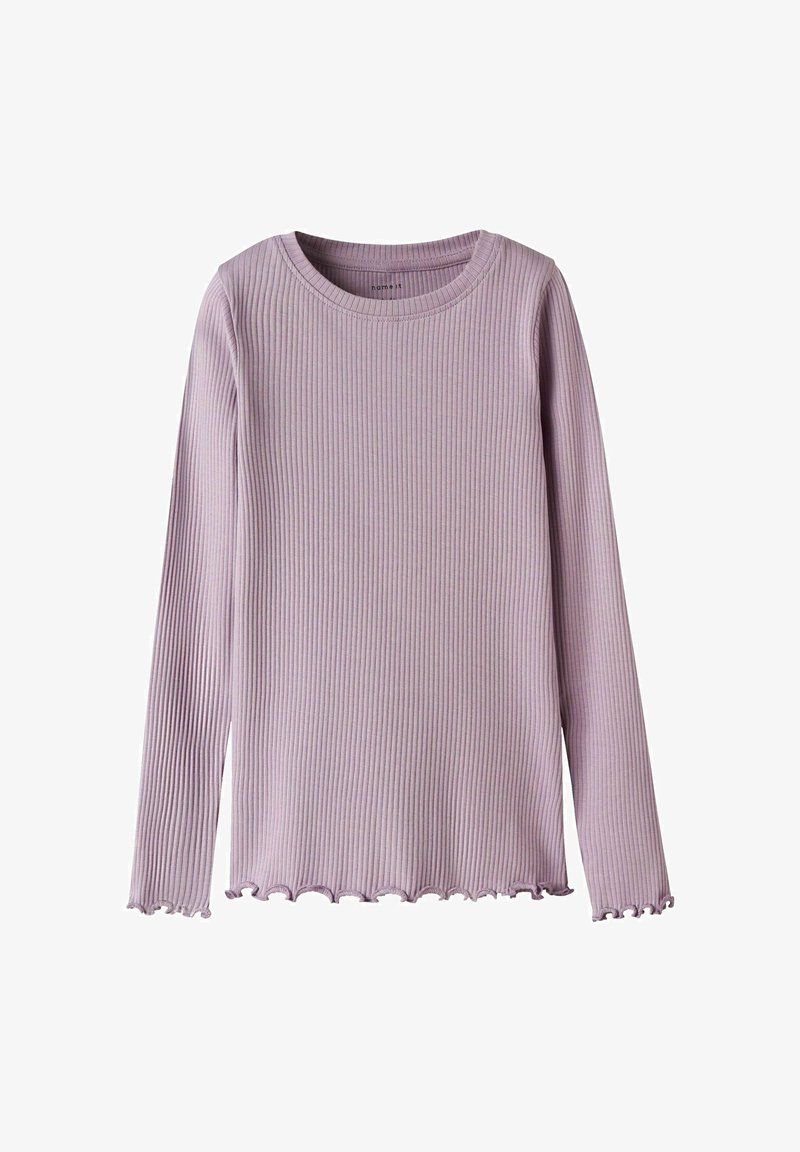Langärmliges, geripptes Top in Lavendel mit gewellten Kanten an den Ärmeln und dem Saum, verfügt über einen runden Ausschnitt und eine weiche Stofftextur.