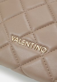 Valentino Bags OCARINA - Vrecko na pranie - taupe