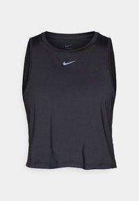 Haut de sport noir sans manches en matière lisse et légère, avec un logo Nike bleu au centre, et un col rond.
