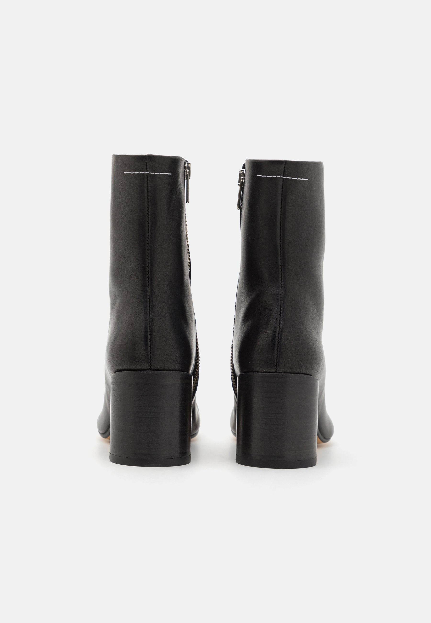 【関税＆送料込み】Mm6 Maison Margiela Black Leather Boots MM6 Maison Margiela x Dr. Martens Leather Boots | Black