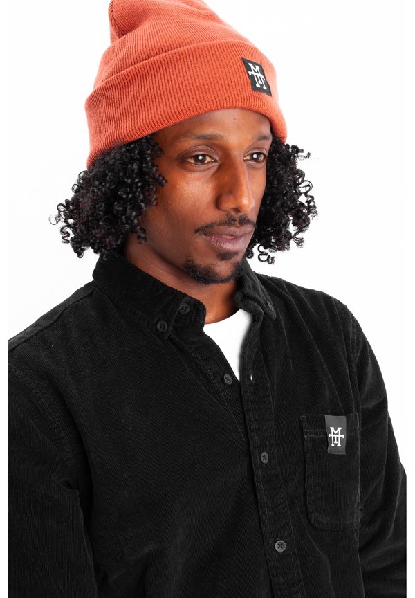 ROUGH BEANIE -MÜTZE – STRICKMÜTZE - Mütze - cognac