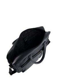 Černá kožená taška se zipovým uzávěrem, odolnými rukojeťmi a prostorným interiérem s vzorovanou podšívkou. Obsahuje vnější kapsu na zip.