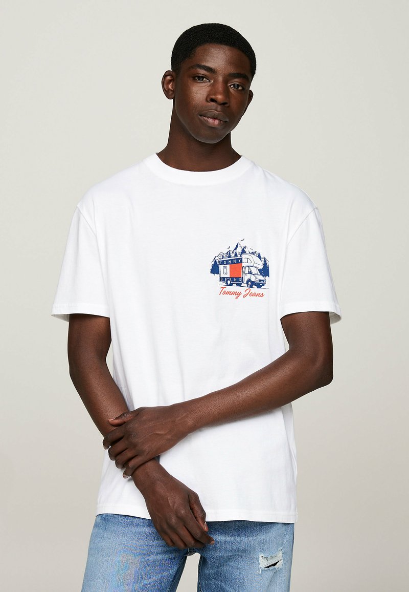 Tommy Jeans SLOGAN BACK GRAPHIC  - T-shirt imprimé - white