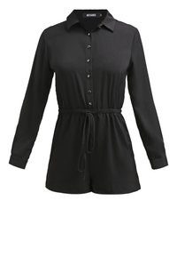 Combinaison noire à manches longues avec fermeture boutonnée devant, col, taille à cordon et bas court.