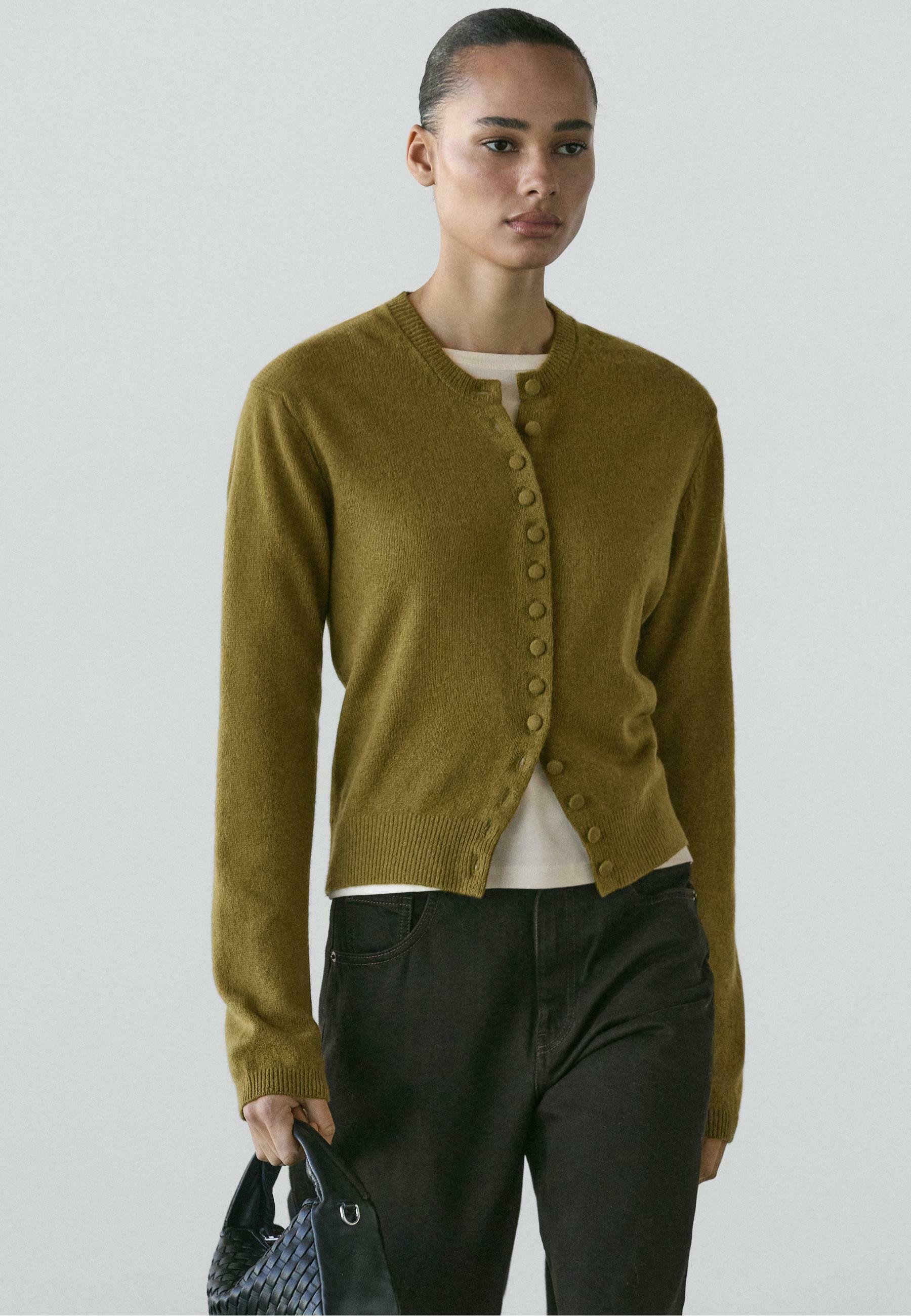 Massimo Dutti CREW NECK WITH COVERED BUTTONS - Cardigan - olive