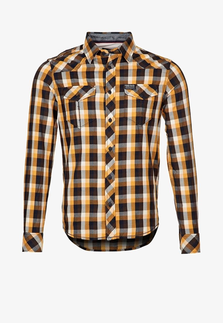 Camisa de botones de manga larga para hombre con un patrón de cuadros en amarillo, negro, blanco y gris, y dos bolsillos de solapa en el pecho.