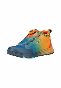 Scarpa da ginnastica con tomaia in maglia multicolore con sfumature di blu, verde, arancione e rosso. Include una chiusura tonda regolabile e una suola testurizzata.