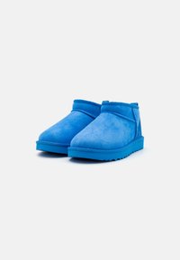UGG CLASSIC ULTRA MINI - Zimné čižmy - big sky
