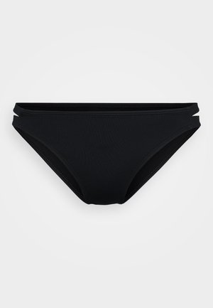 Fekete bikini alsó sima anyagból, alacsony szabással és dupla oldalszíjjal a részletgazdagság érdekében. Nincsenek látható minták vagy fémrészek.